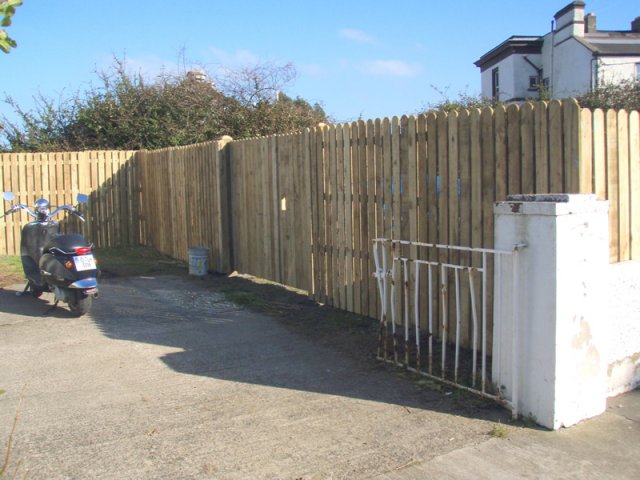 6ft High Hit & Miss Fence with Closed Picket Double Gate